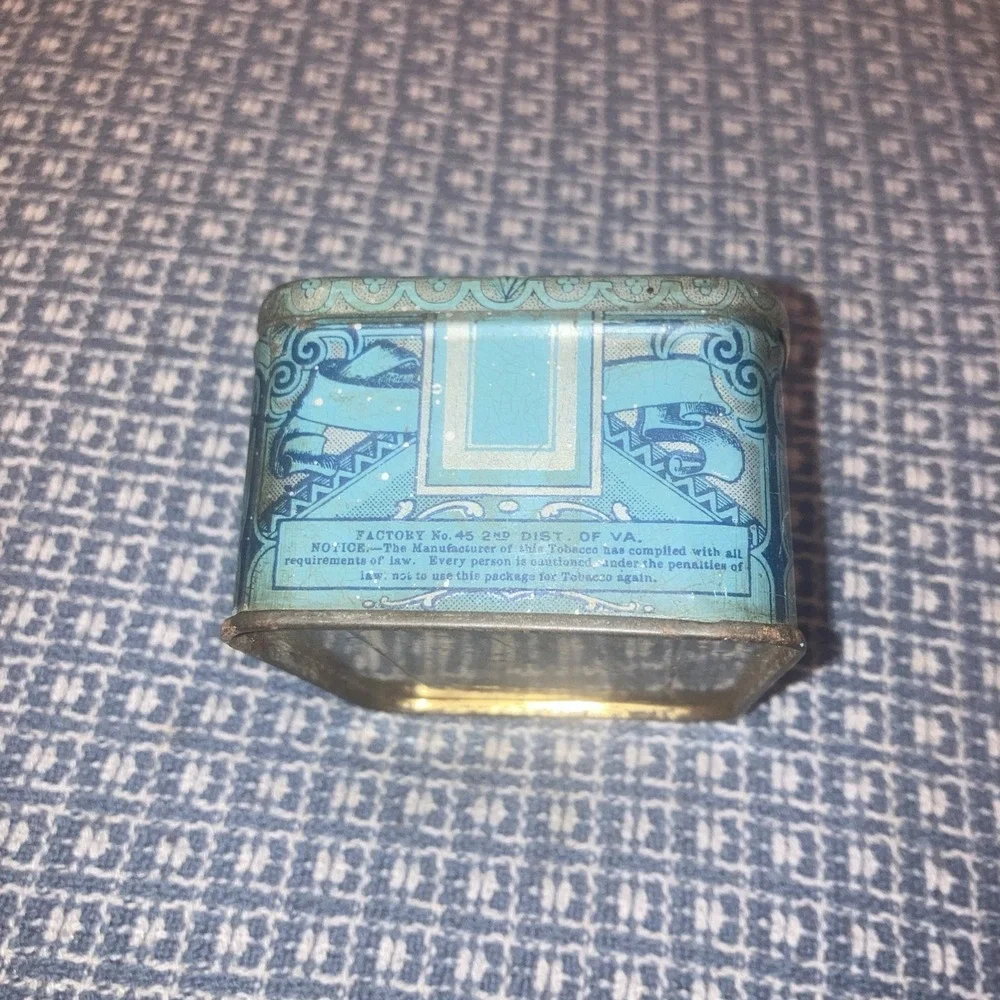Vintage Edgeworth Tobacco Tin Extra High Grade Sliced Pipe Empty Rustic Blue‎
